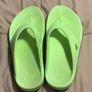 Oofos  Ooriginal Sandal- Flip Flop